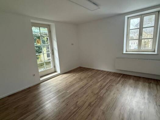Wohnung zur Miete 1.400 € 5 Zimmer 107,5 m² Geschoss EG/3 frei ab sofort Hagrainer Straße 66 Berg Landshut 84036