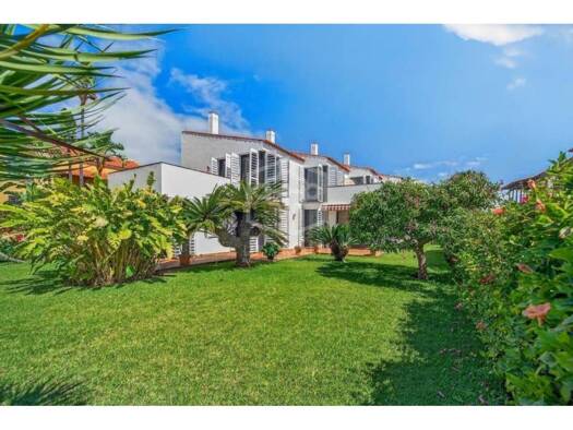 Villa zum Kauf 1.900.000 € 5 Zimmer 526 m² 1.254 m² Grundstück Puerto de la Cruz 38312