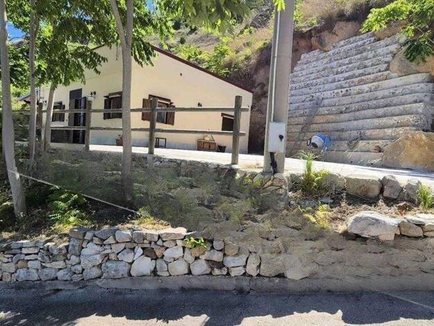 Haus zum Kauf provisionsfrei 400.000 € 1 Zimmer 88 m² 8.500 m² Grundstück Alcamo 91011