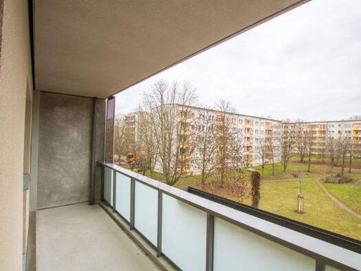 Studio zur Miete 323 € 1 Zimmer 36,7 m² 3. Geschoss Uranusstr. 38 Trotha Halle (Saale) 06118