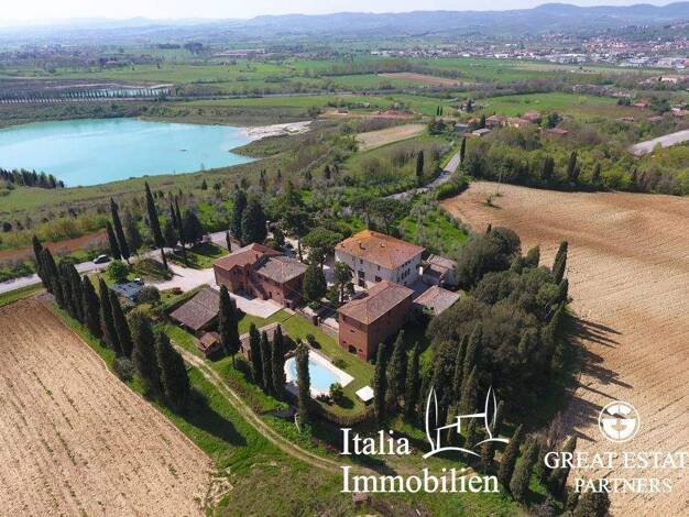 Villa zum Kauf 2.200.000 € 40 Zimmer 1.246 m² 178.000 m² Grundstück Sinalunga 53048