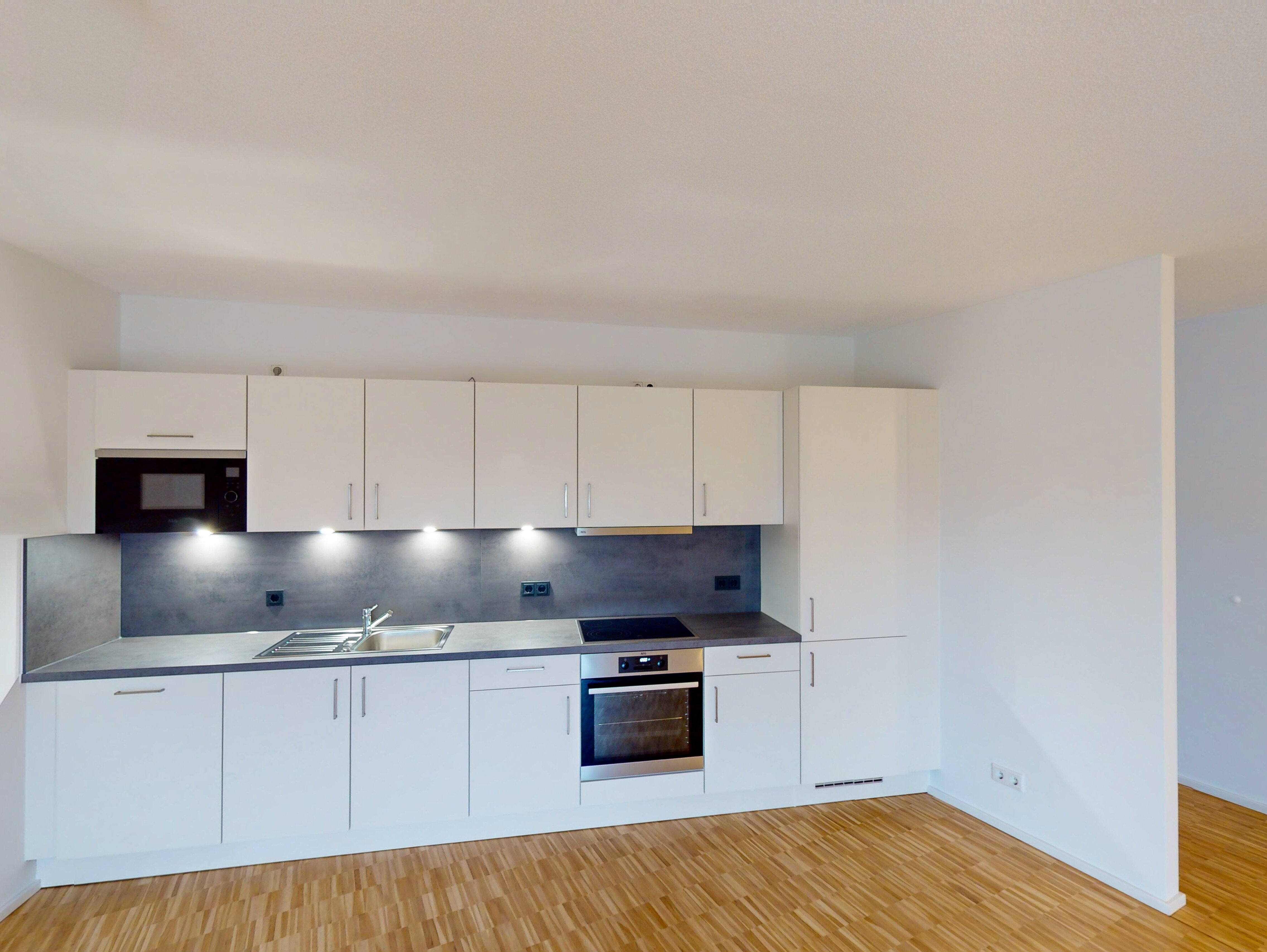 Wohnung zur Miete 1.420 € 3 Zimmer 96,4 m²<br/>Wohnfläche 1.<br/>Geschoss 16.01.2025<br/>Verfügbarkeit Bochumer Straße 31 Rath Düsseldorf 40472