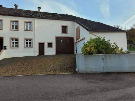 Reihenendhaus zum Kauf 275.000 € 5 Zimmer 160 m² 886 m² Grundstück Irsch 54451