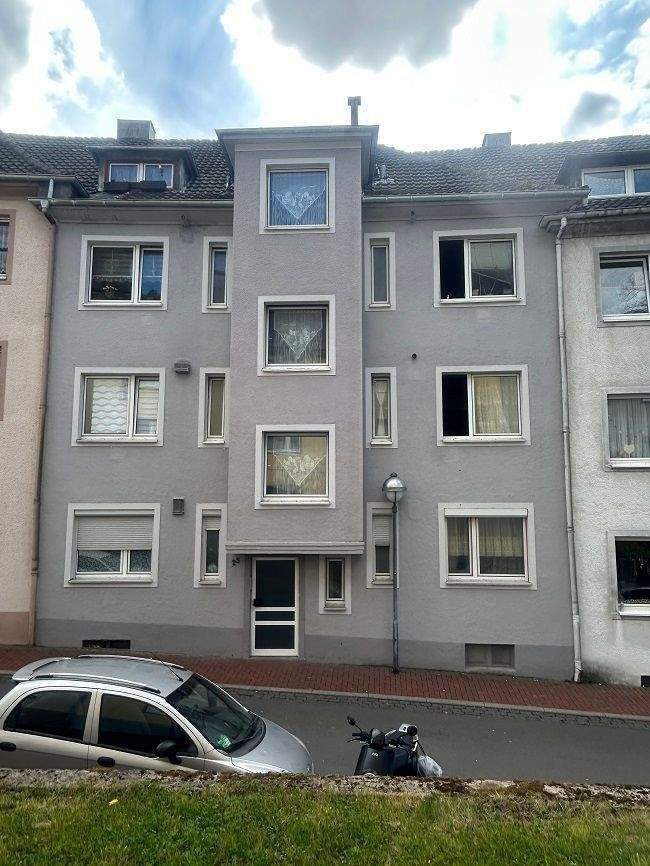 7-Familienhaus mit Garten - voll vermietet- Jahreskaltmiete ca. 33.600 €, attraktiver Kaptalanlagefaktor...