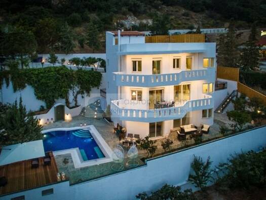 Villa zum Kauf 1.100.000 € 6 Zimmer 300 m² 1.300 m² Grundstück Municipality of Malevizi 715 00
