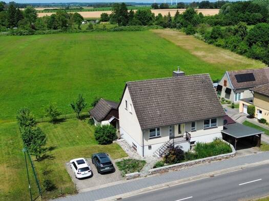 Einfamilienhaus zum Kauf 295.000 € 6 Zimmer 190 m² 907 m² Grundstück frei ab sofort Bahnhofstraße 28 Bismark Bismark (Altmark) 39629