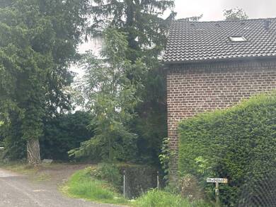 Reihenhaus zur Miete 2.650 € 4,5 Zimmer 240 m² 500 m² Grundstück frei ab 15.08.2025 Haus Grünewald 13 Gräfrath Solingen 42653