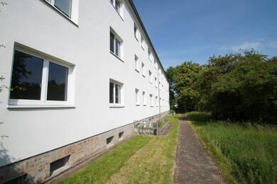 Wohnung zur Miete 324 € 2 Zimmer 48,3 m² 2. Geschoss Straße des Aufbaus 4 Thräna Borna 04552