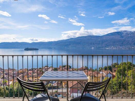 Terrassenwohnung zum Kauf 850.000 € 3 Zimmer 159 m² 3 Geschosse frei ab sofort Via dei Frassini Verbania 28925