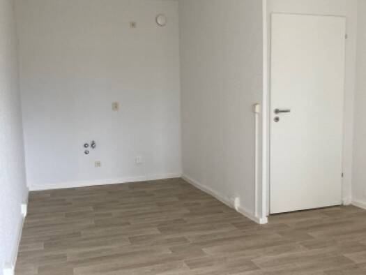 Wohnung zur Miete 435 € 4 Zimmer 79,8 m² 5. Geschoss frei ab 25.09.2026 Turnvater-Jahn-Straße 27 Stadtilm 99326