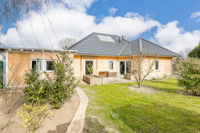 Bungalow zum Kauf 695.000 € 4 Zimmer 116,8 m² 663 m² Grundstück Bornim Potsdam 14469