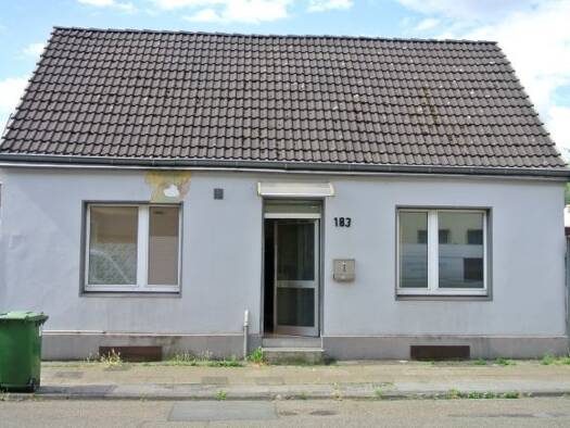 Einfamilienhaus zum Kauf 295.000 € 4,5 Zimmer 100 m² 869 m² Grundstück frei ab 01.08.2026 Alstaden-Ost Oberhausen 46049
