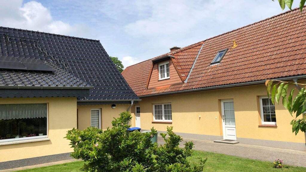 Mehrfamilienhaus zum Kauf 350.000 € 7 Zimmer 200 m² 1.020 m² Grundstück Meesiger 17111