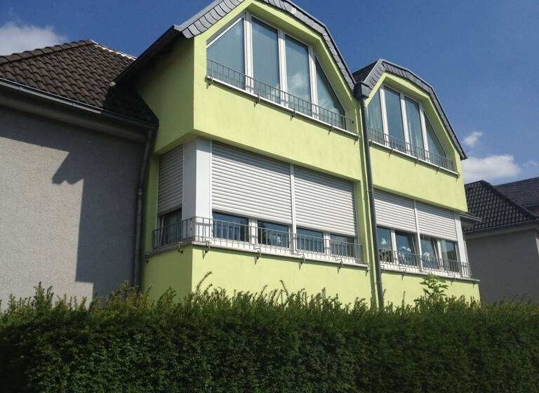 Mehrfamilienhaus zum Kauf als Kapitalanlage geeignet 1.300.000 € 20 Zimmer 470 m²<br/>Wohnfläche 1.227 m²<br/>Grundstück Moitzfeld Bergisch Gladbach 51429
