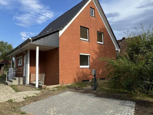 Einfamilienhaus zur Miete 1.170 € 6 Zimmer 130 m² 1.476 m² Grundstück frei ab sofort Suderburg Suderburg 29556