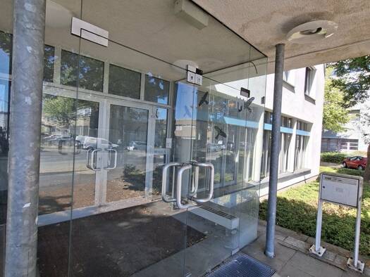 Bürogebäude zur Miete 15 Zimmer 1.300 m² Bürofläche Nieder-Eschbach Frankfurt am Main 60437