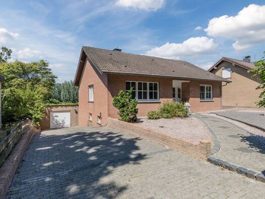Einfamilienhaus zum Kauf 369.000 € 1 Zimmer 155 m² 827 m² Grundstück frei ab sofort Am Nordhang 53 Schalbruch Selfkant 52538