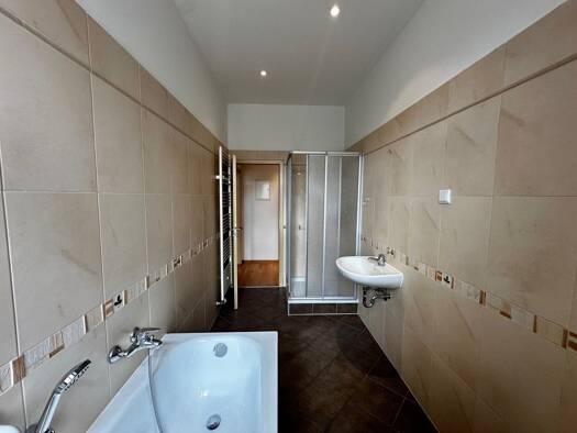 Wohnung zur Miete 404 € 2 Zimmer 52,4 m² 1. Geschoss Erich-Weinert-Straße 3 Leipziger Str. Magdeburg 39112