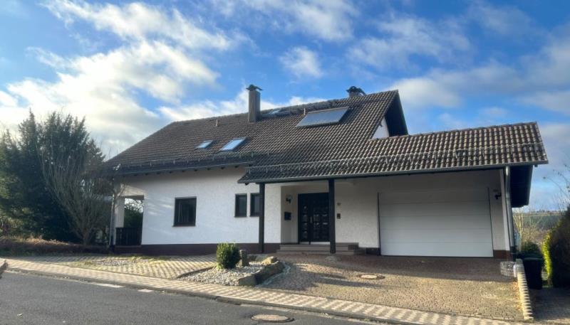 Einfamilienhaus zum Kauf 449.000 € 9 Zimmer 250 m²<br/>Wohnfläche 902 m²<br/>Grundstück ab sofort<br/>Verfügbarkeit Melsungen Melsungen 34212