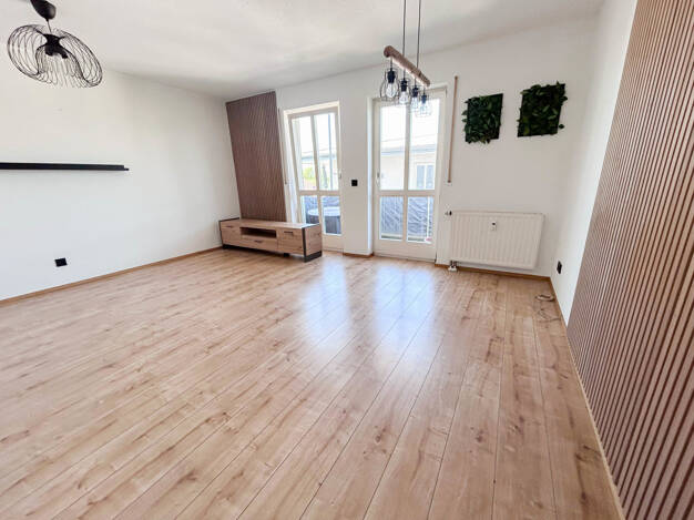 Wohnung zum Kauf 175.000 € 2 Zimmer 52 m² 2. Geschoss Dörfles-Esbach 96487