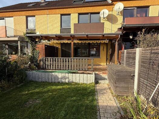 Reihenmittelhaus zum Kauf 385.000 € 5 Zimmer 116 m² 181 m² Grundstück frei ab sofort Hans-Popp-Straße 40 Roth 91154