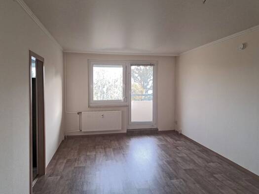 Wohnung zur Miete 435 € 3 Zimmer 68,9 m² 3. Geschoss frei ab 01.12.2026 Karl-Matthes-Straße 14 Lusan Gera 07549