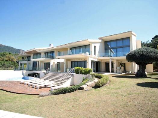 Haus zum Kauf 15.000.000 € 2.836 m² La Peñita 29120