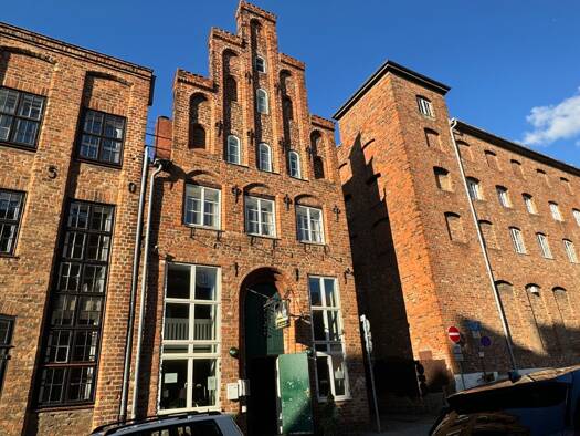 Mehrfamilienhaus zum Kauf 650.000 € 17 Zimmer 268 m² 212 m² Grundstück Innenstadt Lübeck / Innenstadt 23552