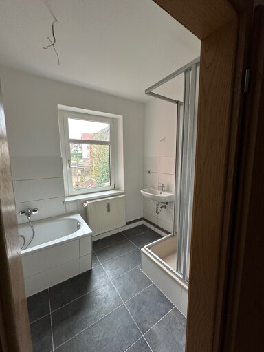 Wohnung zur Miete 310 € 2 Zimmer 62 m² 2. Geschoss frei ab sofort Lengenfelder Str. 39 Oberplanitz 571 Zwickau 08064