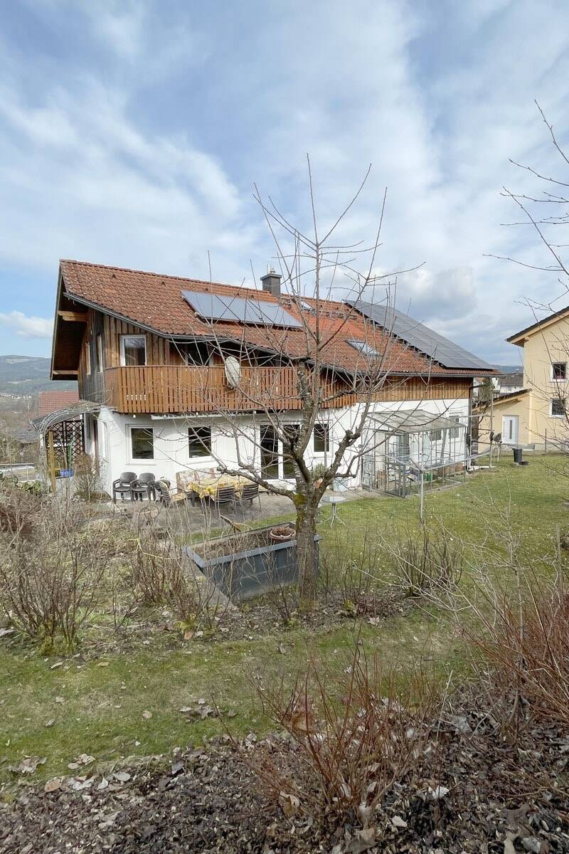 Immobilie in Viechtach - Charmantes Einfamilienhaus in bester Wohnlage in Viechtach - Bild 1