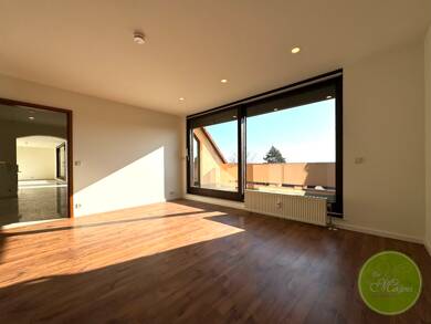 Wohnung zum Kauf 384.350 € 3 Zimmer 124,2 m² Dachgeschoss, 2. Geschoss frei ab sofort Nibelungenstraße 9 Zirndorf Zirndorf 90513
