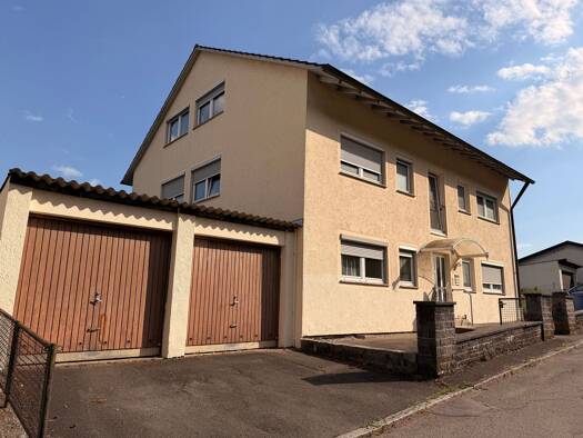 Mehrfamilienhaus zum Kauf provisionsfrei 469.000 € 14 Zimmer 330 m² 608 m² Grundstück frei ab sofort Tuttlingen Tuttlingen 78532
