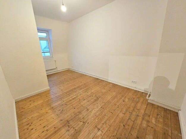 WG-Zimmer zur Miete Wohnen auf Zeit 400 € 12 m² 5. Geschoss frei ab sofort Koblenzer Strasse Gallus Frankfurt am Main 60327