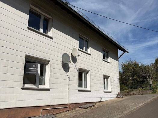 Haus zum Kauf 149.000 € 6 Zimmer 185 m² 1.196 m² Grundstück frei ab sofort Neuhütten Neuhütten 54422