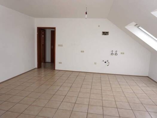 Wohnung zur Miete 990 € 3 Zimmer 100 m² 2. Geschoss frei ab sofort Werderau Nürnberg 90441