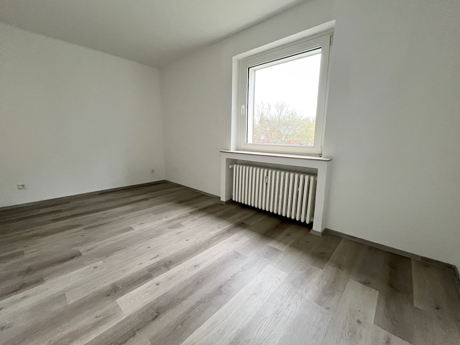 Wohnung zur Miete 459 € 3,5 Zimmer 69 m²<br/>Wohnfläche 2.<br/>Geschoss 01.12.2024<br/>Verfügbarkeit Kirchbachstraße 48 Styrum - Nord Mülheim an der Ruhr 45476