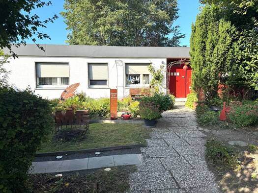 Bungalow zum Kauf 175.000 € 5 Zimmer 140 m² 707 m² Grundstück frei ab 28.02.2027 Lothar-Erdmann-Straße 23 Mitte Bergkamen 59192