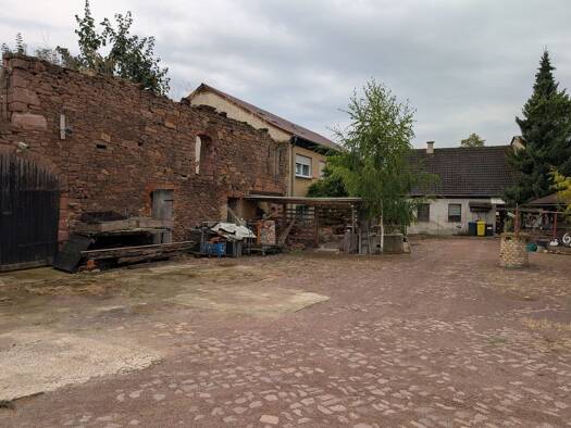 Haus zum Kauf provisionsfrei 99.000 € 5 Zimmer 120 m² 1.323 m² Grundstück Hallesche Straße 16 Neutz Wettin-Löbejün 06193