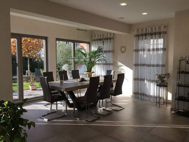 Einfamilienhaus zur Miete 3.450 € 6 Zimmer 200,5 m² 436 m² Grundstück frei ab 31.12.2025 Bad Vilbel 61118