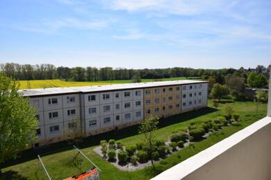 Wohnung zur Miete 390 € 3 Zimmer 64,5 m² 3. Geschoss Freitaler Straße 18 Pausitzer Delle Riesa 01589