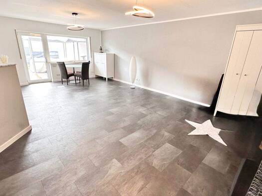 Lagerhalle zur Miete 1.250 € 225 m² Lagerfläche Moselstraße 0 Hanau 63452