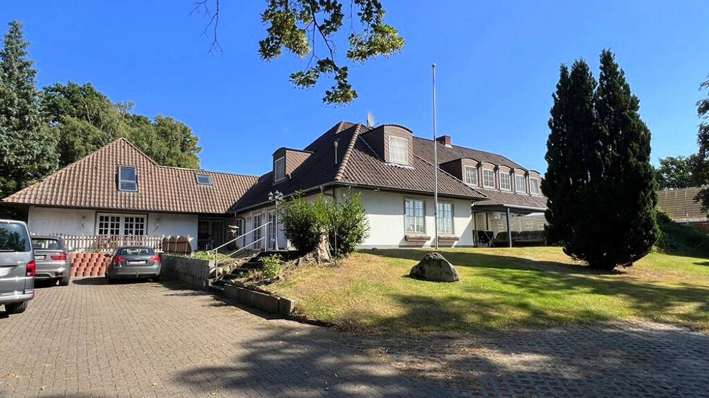 Mehrfamilienhaus zum Kauf 585.000 € 18 Zimmer 549 m² 1.920 m² Grundstück Armsen Kirchlinteln / Armsen 27308