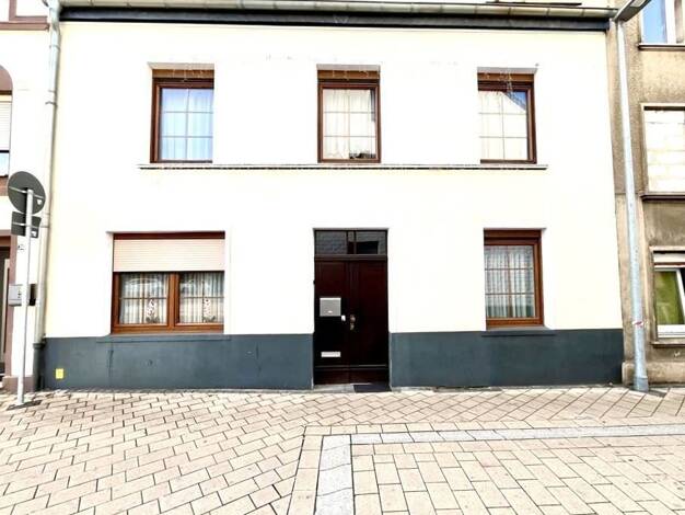 Reihenmittelhaus zum Kauf 269.500 € 7 Zimmer 210 m² 78 m² Grundstück Euskirchen 53879