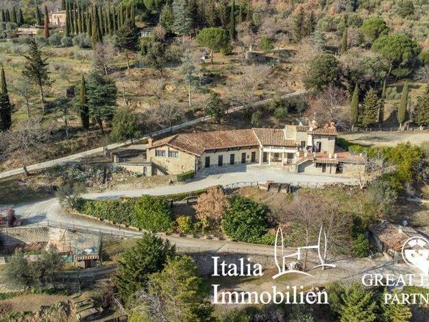 Bauernhaus zum Kauf 780.000 € 11 Zimmer 288 m² 27.000 m² Grundstück Cortona 52044
