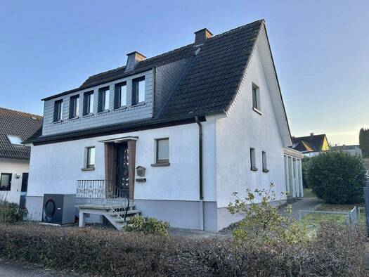 Einfamilienhaus zur Miete 1.250 € 4 Zimmer 115 m² 518 m² Grundstück frei ab sofort Attendorn 57439