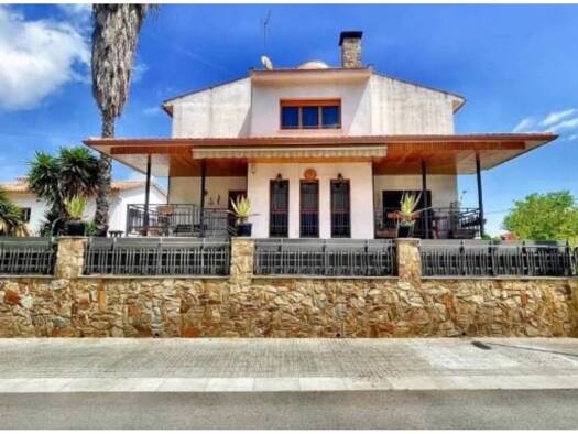 Villa zum Kauf 798.000 € 5 Zimmer 382 m² 387 m² Grundstück Cerdanyola del Vallès 08193