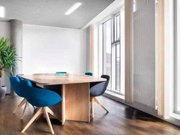 Bürofläche zur Miete provisionsfrei 323 m² Bürofläche teilbar ab 15 m² Puschkinplatz 6 Innenstadt Gera 07545