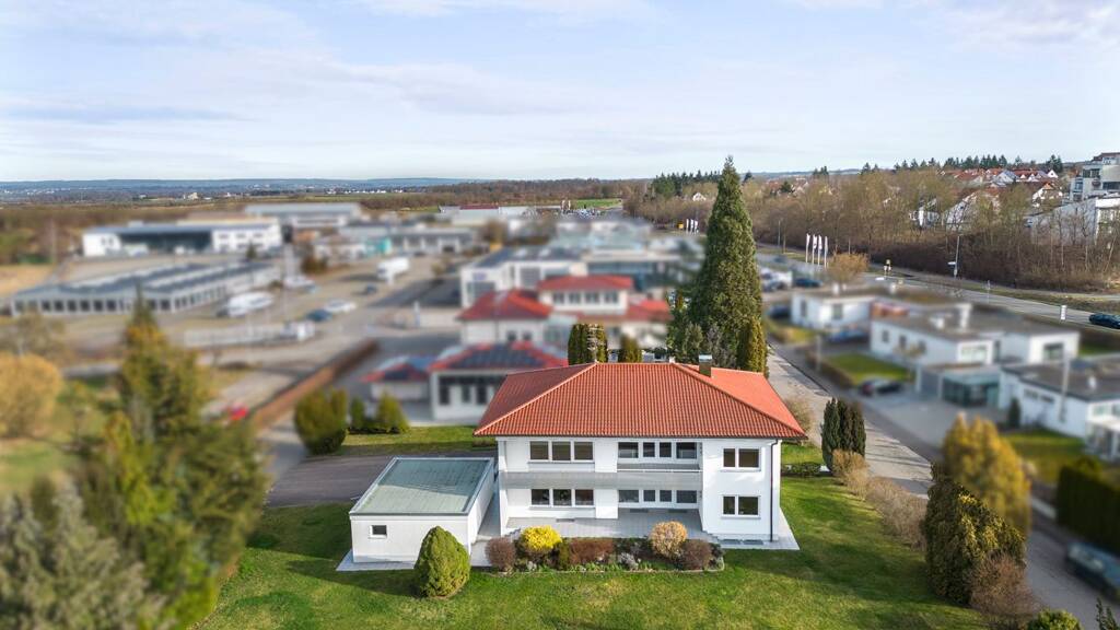 Einfamilienhaus zum Kauf 895.000 € 7 Zimmer 261,5 m² 1.823 m² Grundstück Laupheim 88471