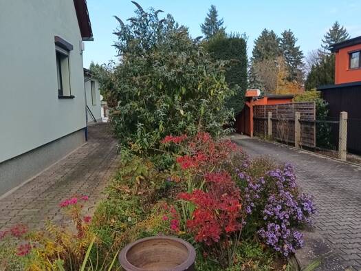 Doppelhaushälfte zur Miete 900 € 3 Zimmer 75 m² 740 m² Grundstück frei ab sofort Gorbitz-Süd Dresden 01169