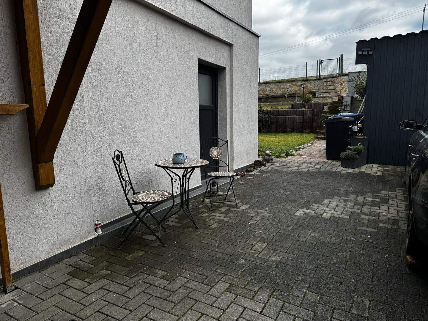 Immobilie in Hirschstein - Freistehendes Einfamilienhaus mit pflegeleichtem Grundstück im Grünen zu verkaufen - Bild 2